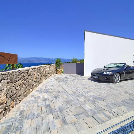 Goldfisch Amazing View Villa *