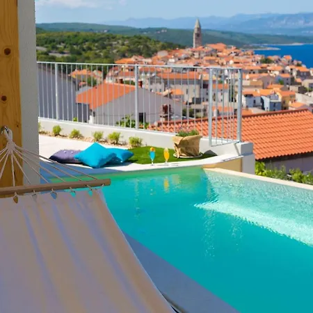Goldfisch Amazing View Villa *